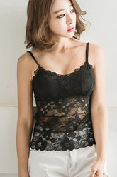 Top de tirantes tipo bralette con encaje floral sexy